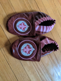Toddler winnipeg jets pink moccasins, slippers
