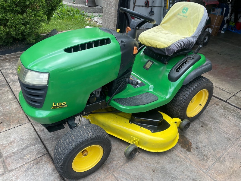 John Deere L120 lawn tractor riding mower Lawnmowers & Leaf Blowers