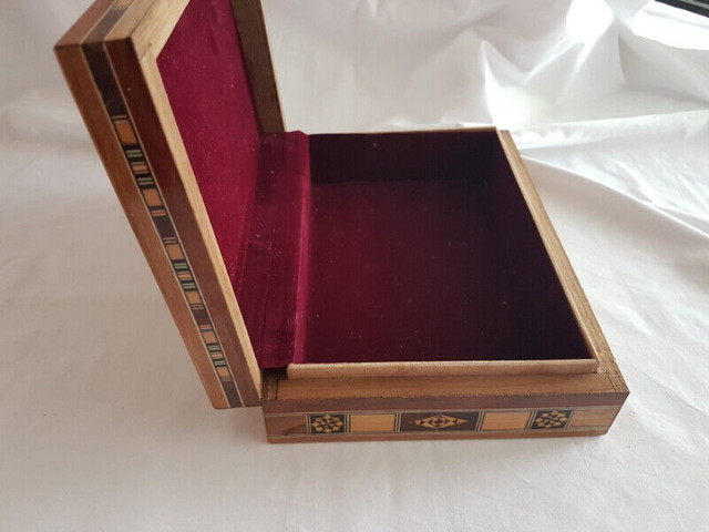 marquetry ( inlay ) box in Arts & Collectibles in Barrie - Image 4