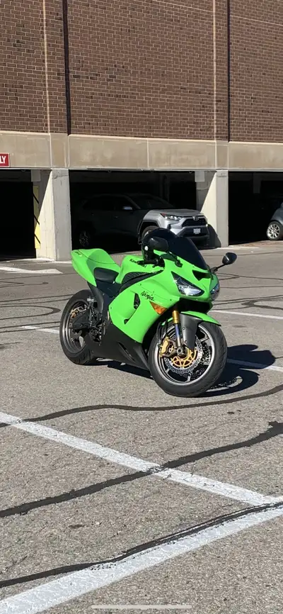 Need sold ASAP Can deliver if bought before Nov 14 New pirelli rossos - less than 1k km on them Tint...