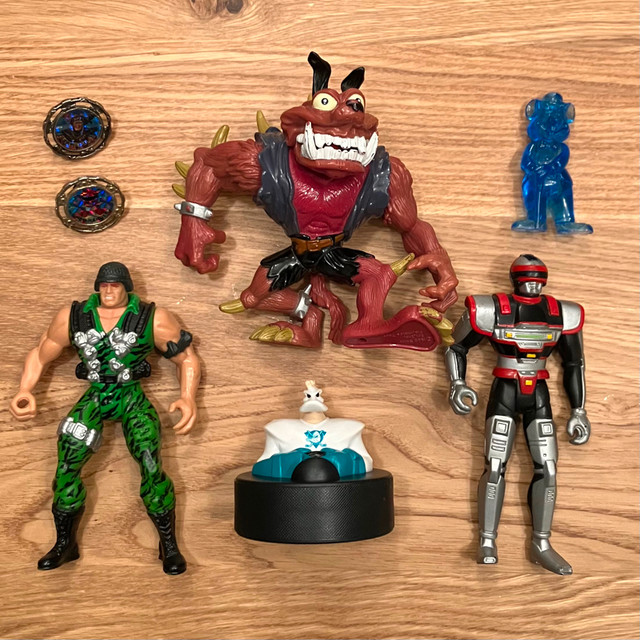 Vintage 90s Action Figure Lot VR Troopers Mighty Ducks MMPR in Toys & Games in Oshawa / Durham Region
