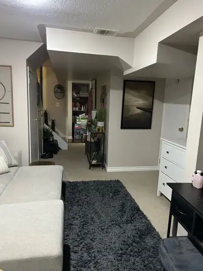 Bright finsihed basement basement for rent - Bowmanville Spacious, clean, and fully finished basemen...