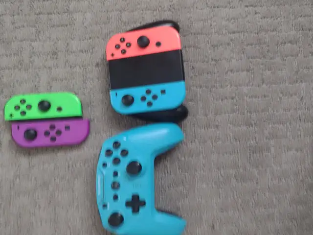Nintendo switch with headset pro controller 5 games and micro sd63234727248385124