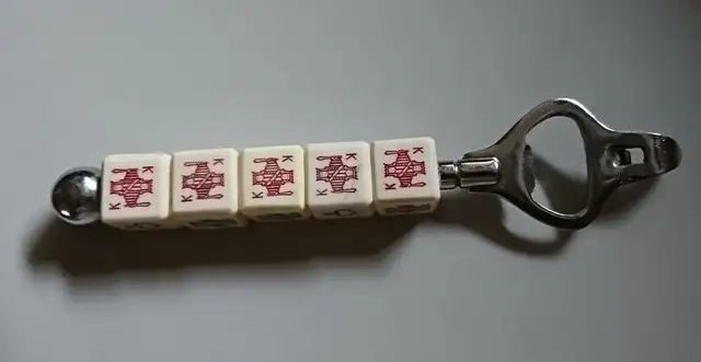 Vintage Bottle/Can Opener with 5 Dice Card Poker Handle in Arts & Collectibles in Oshawa / Durham Region - Image 9