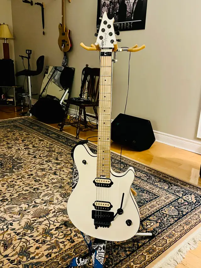 EVH WOLFGANG SPECIAL in POLAR WHITE in Guitars in Markham / York Region - Image 3
