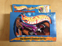 2001 Hot Wheels 2 deck of playing cards (sealed) collectible tin