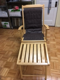 Folding Wooden Lounge Chair