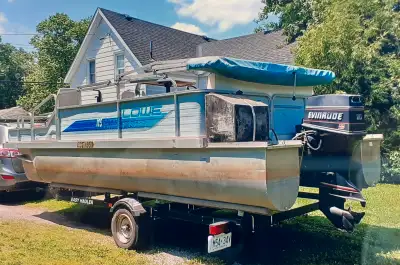 1996 Pontoon boat Lowe 18.5 feet 2004 easy hauler trailer 1994 evinrude motor 60 hp 2 stroke Weigh c...