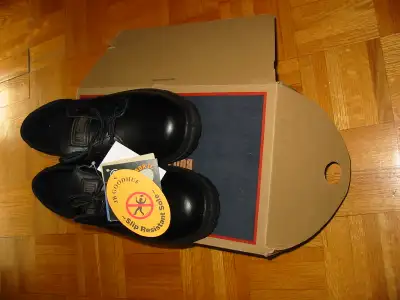 soulier de travail neuf pour femme jamais utilisé, View more
