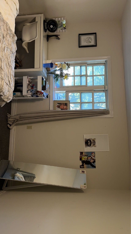 Chancellors Way-Room for rent from May 1st till September 1st in Room Rentals & Roommates in Guelph - Image 2