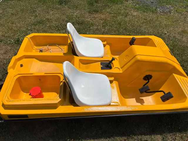Contour Commodore paddle boat  in Water Sports in Cornwall - Image 3