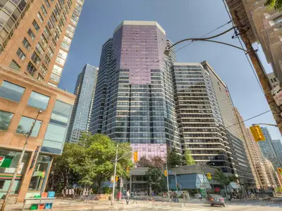 Bright 2-bedroom condo at 1001 Bay St with electricity & Wi-Fi included. Steps to U of T, TMU, hospi...