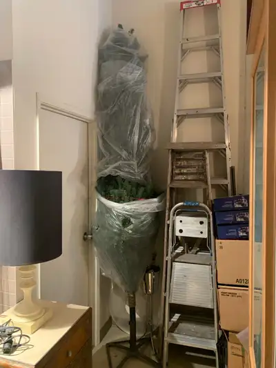 Xmas tree: PLEASE READ: ‘pre-lit’ (defunct) 9’ artificial tree, View more