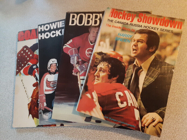 4 LIVRES DE HOCKEY VINTAGES dans Art et objets de collection  à Laval/Rive Nord