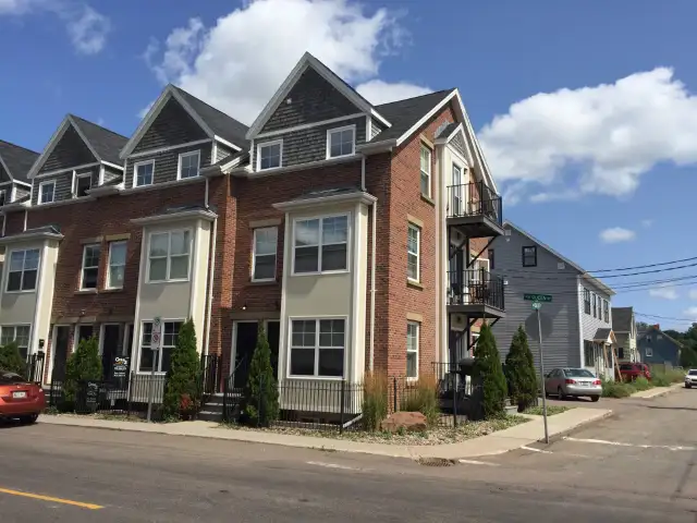 Townhouse style condo for rent in downtown Charlottetown in Long Term Rentals in Charlottetown - Image 2