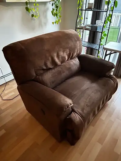 Genuine La-Z-Boy Chair and a Half Power Recliner. Purchased new in 2014. Brown fabric. Good conditio...