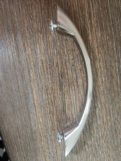 Amerock Vaile 3-3/4 in (96 mm) Modern Polished Chrome Arch Cabinet Pull $1.00/ drawer pull OBO Count...
