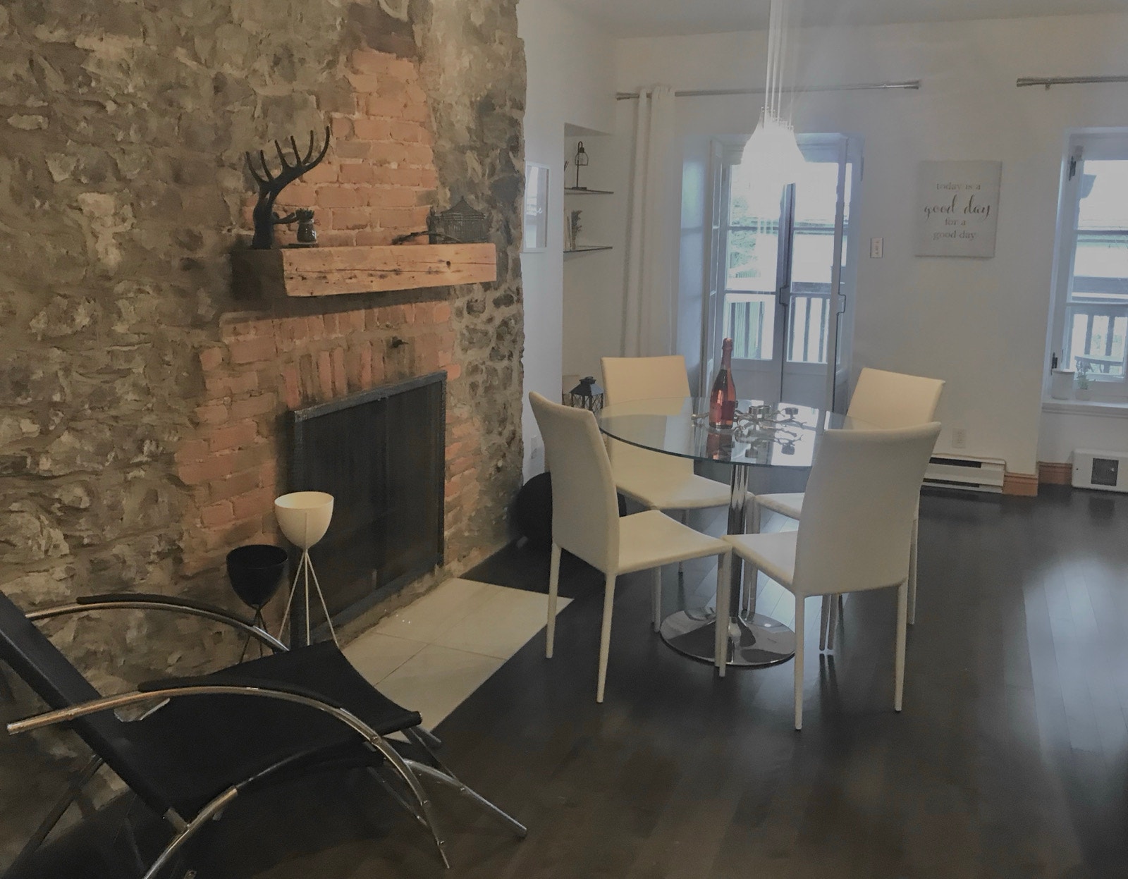 4 1/2 meublé tt inclus+parking+AC+wifi VxQc Champlain — photo 2