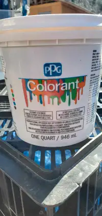 Paint Colour Mixer and Quarts of Tint