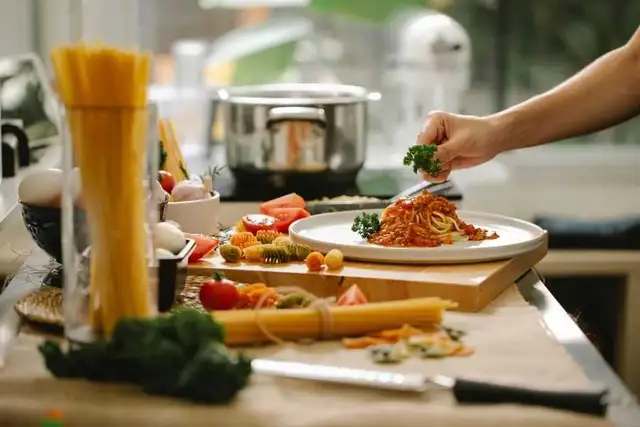 Cooking lessons 489071935237007361