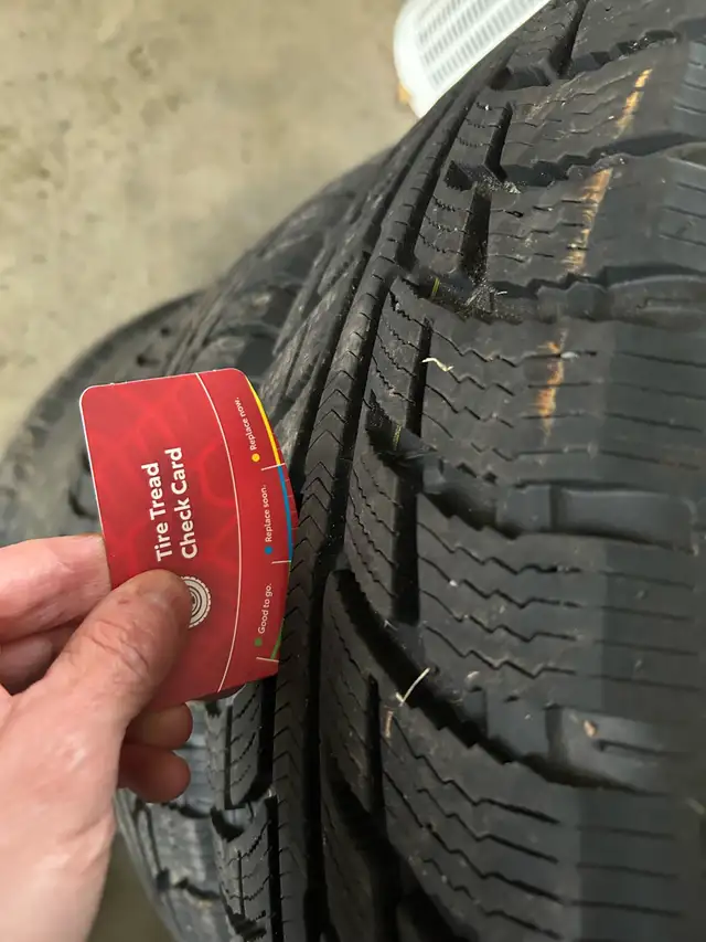 4 pneus d’hiver 225 X 65 R 17 BFGoodrich in Tires & Rims in Lévis - Image 3