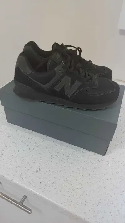 Men's NB 574 Sneakers size 9, View more