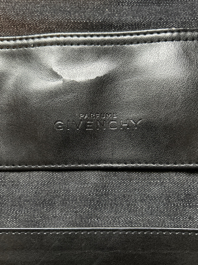 Givenchy Bag in Women's - Bags & Wallets in Oshawa / Durham Region - Image 2