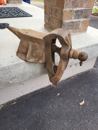 Antique cast iron bench vise anvil combo