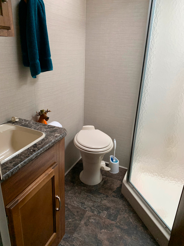 Trailer Fifthwheel in Travel Trailers & Campers in North Bay - Image 4