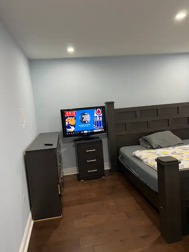 Gorgeous and Specious Room on 2nd Floor in Pickering for Rent