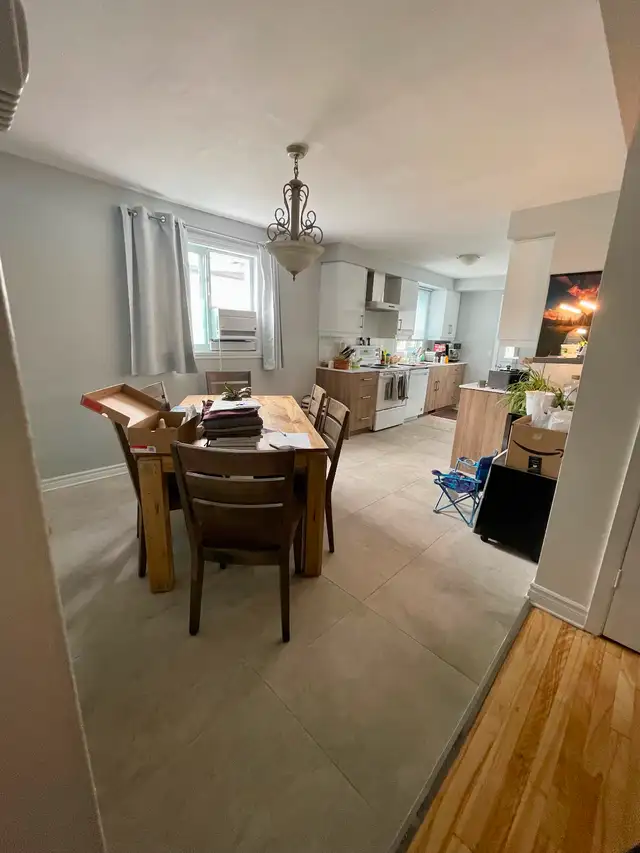 Spacious 5 1/2 For Rent / A Louer - Lasalle WITH PARKING62854413703682121