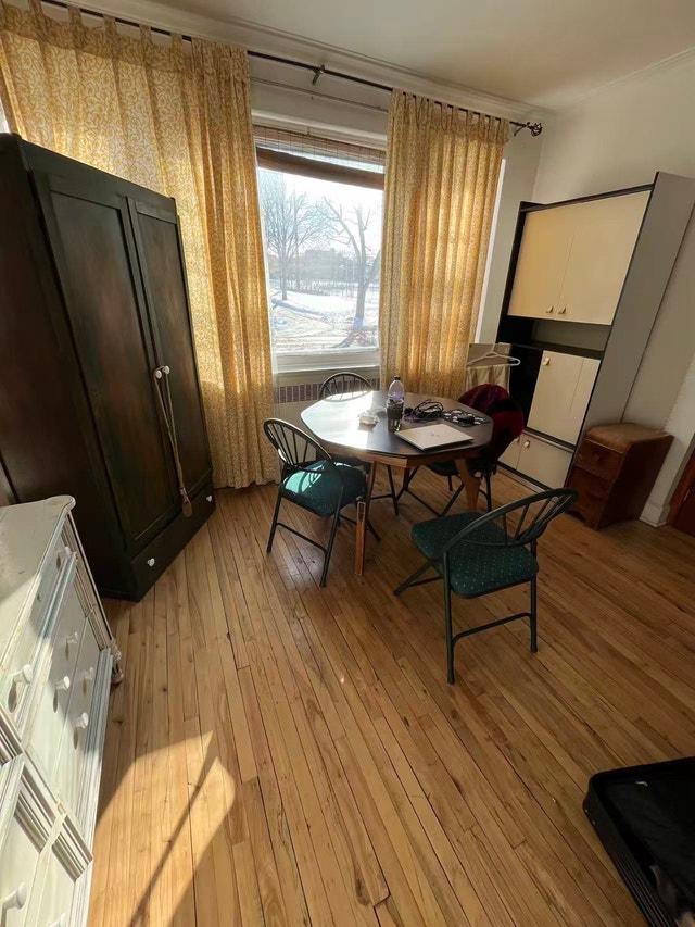 Spacious sunny room in CDN for rent — photo 2