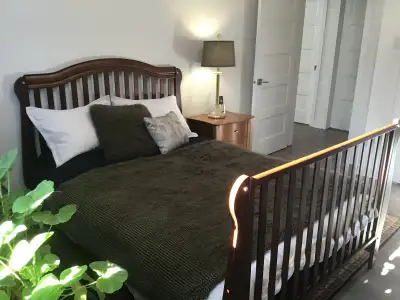 Lit double (sans matelas), View more