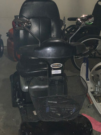 Electric four wheel scooter 