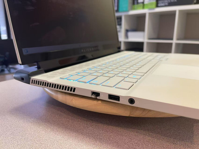 Alienware m17 R2 Gaming Laptop in Laptops in Markham / York Region - Image 4