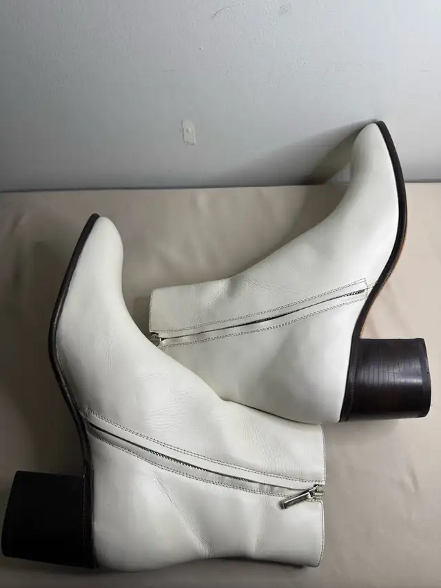 Alessandro VASINI Juan 60mm White Ivory Leather Chelsea Boots  in Men's Shoes in City of Toronto - Image 7