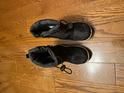 Toddlers Winter Boots Size 8, View more