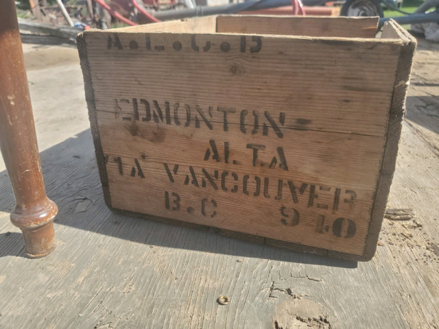 Antique Johnny Walker Whiskey Wood Crate in Arts & Collectibles in Edmonton - Image 2