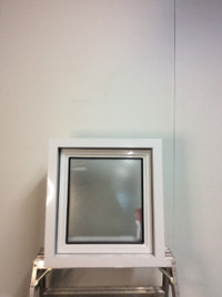10078BA Fenêtre Battant Aluminium Blanc 1 sect 1 ouvr 22x23 1/2