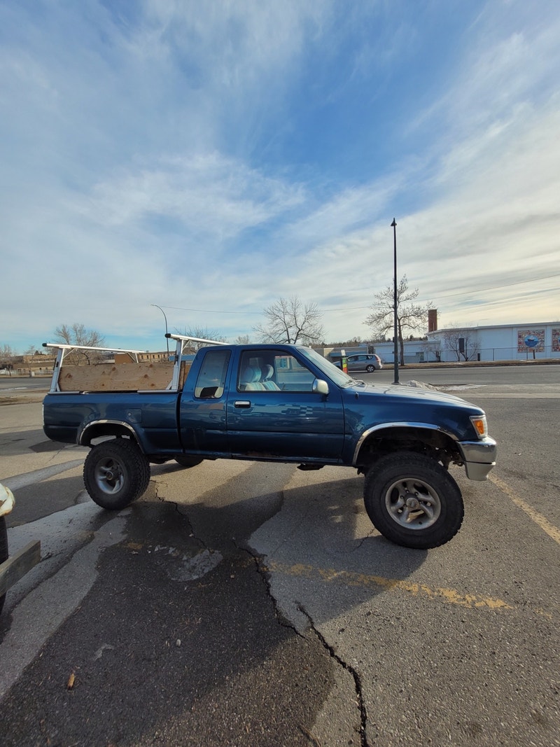 1992 Toyota pick up. Manual transmission 4x4 Cars & Trucks Calgary