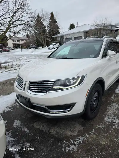 This all wheel drive MKX is in absolutely mint condition. It is a premier edition and equipped with...