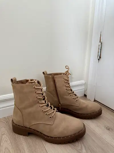 Woman Boots, View more