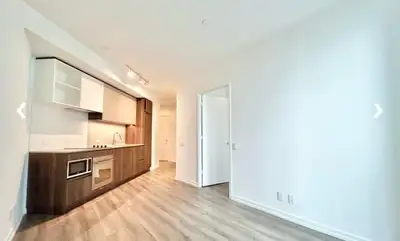 1 Bedroom + Den Condo Available for Lease in Vaughan – July 1st Move-In Location: 1000 Portage Parkw...