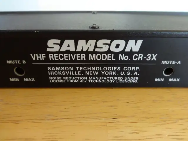 Samson Concert Series II CR-3X VHF Wireless Microphone receiver in Pro Audio & Recording Equipment in Markham / York Region - Image 8