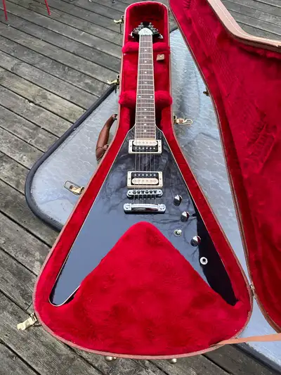 Gibson Flying V PRO with case, View more