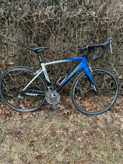 27 speed, 2019 Giant, Defy, road bike in Road in City of Halifax