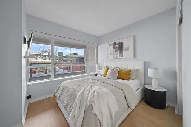 Downtown Vancouver – Spacious 1 Bedroom + 2 Dens at Raffles on R in Long Term Rentals in Vancouver - Image 6