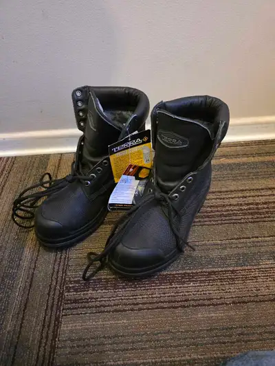 new Terra work boots goretex  woman size 7 , View more
