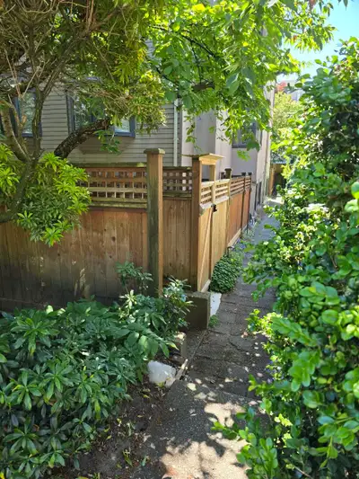 Enjoy living in the heart of vibrant Kitsilano! With its own private, ground-level entrance, this re...