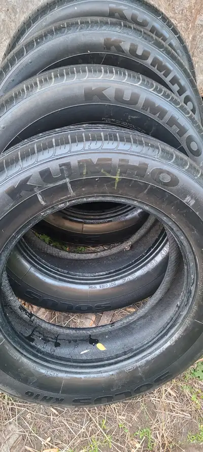 PNEUS D'ETE 225/65R17 KUMHO each / chaque 30$ SUMMER TIRES KUMHO 225 65 R17